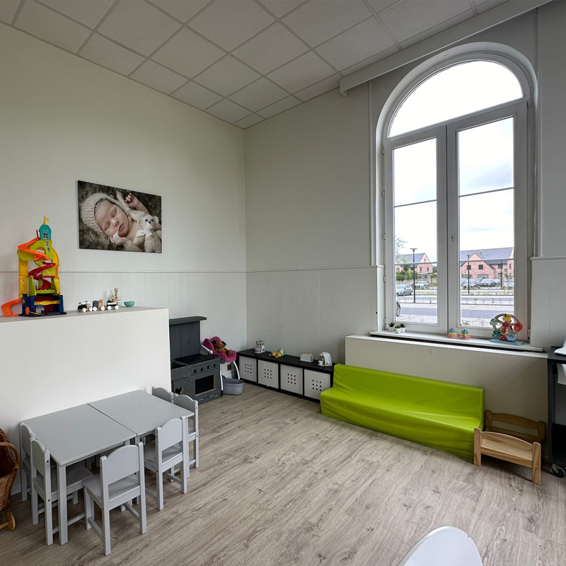 Speelruimte met hoog boograam in Het Knuffelhuisje Nazareth-De Pinte